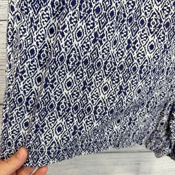 Briggs Plus Size Blue & White Printed Smocked Waist Shorts Size 2X - Picture 4 of 9